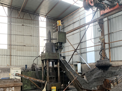 De Iron Chip Briketting Workshop van Zunhua Shengjian Fanrong Machinery gaat officieel in productie