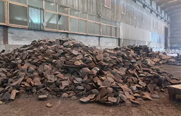 Hoe kunnen gieterijen de grondstoffen en hulpmaterialen voor V-procesgieten strikt controleren? Een uitgebreide gids voor het implementeren van standaardacceptatiespecificaties