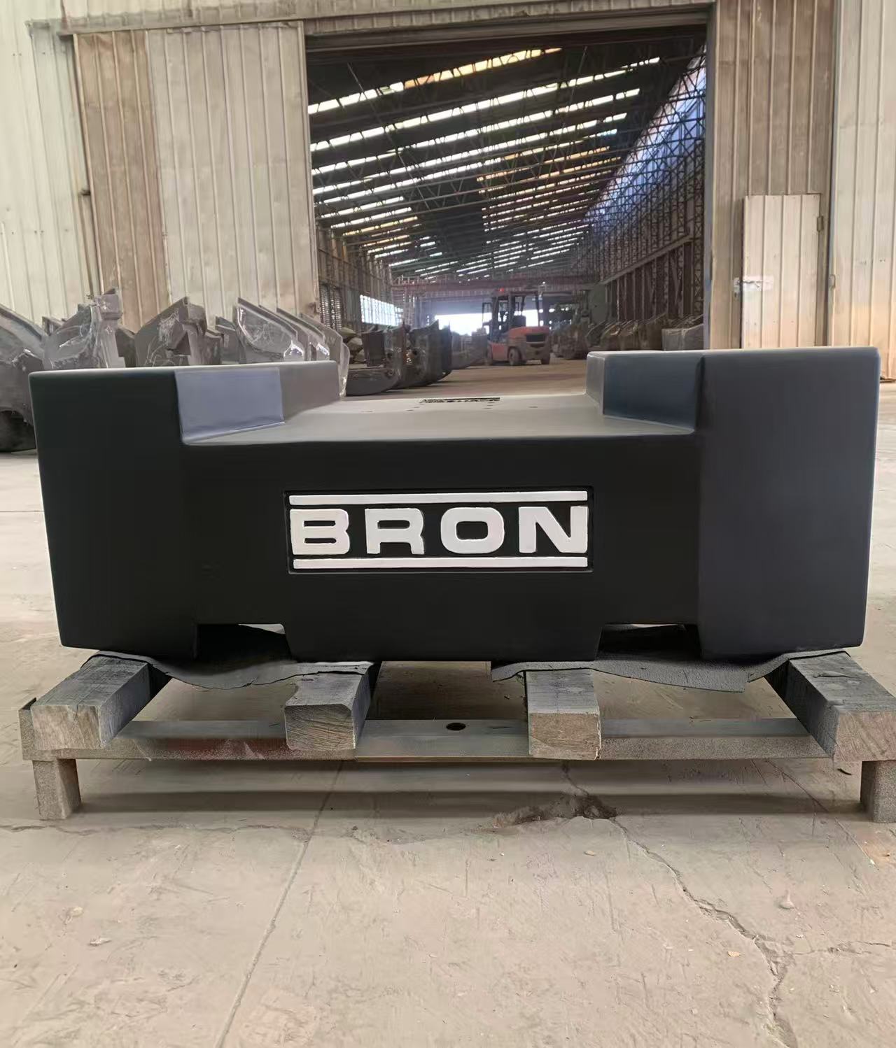 Contragewicht voor scharnierende gieklift